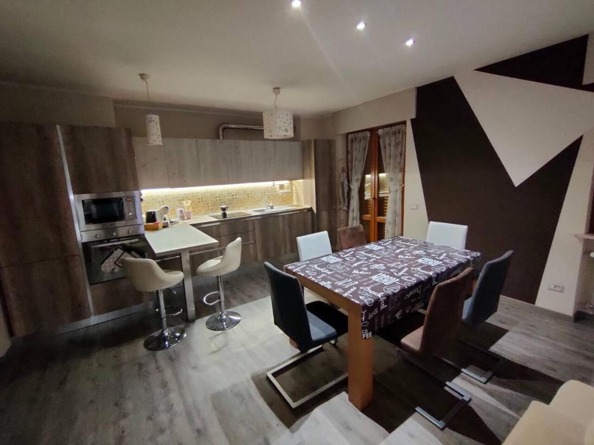 Appartamento Chentre En Ville - A 2 Passi Dal Centro - Parcheggio Gratuito - Cir-Vda-Aosta-0073 Екстер'єр фото