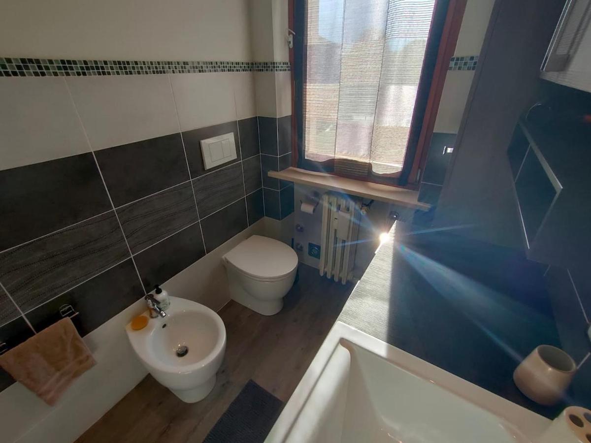 Appartamento Chentre En Ville - A 2 Passi Dal Centro - Parcheggio Gratuito - Cir-Vda-Aosta-0073 Екстер'єр фото